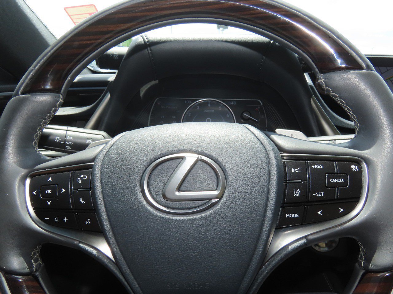 Used 2020 Lexus ES 350 w/ Premium Package FWD image 24