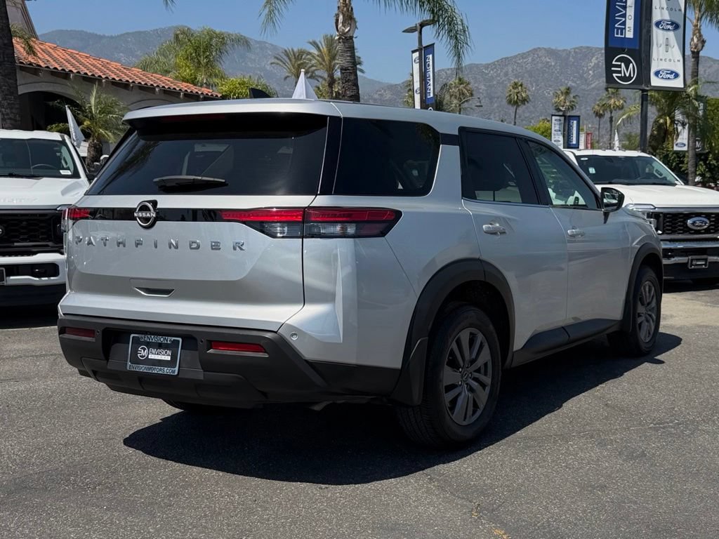 Used 2024 Nissan Pathfinder S FWD image 10