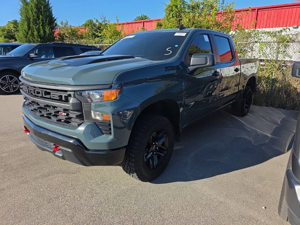 Used 2026 Chevrolet Silverado 1500 Custom Trail Boss w/ LPO, Dark Essentials Package AWD/4WD image 3
