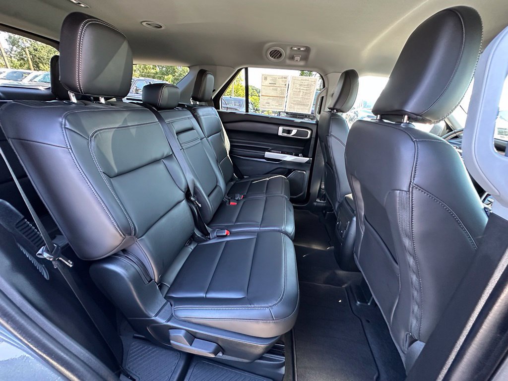 Certified 2023 Ford Explorer XLT w/ Equipment Group 202A AWD/4WD image 25