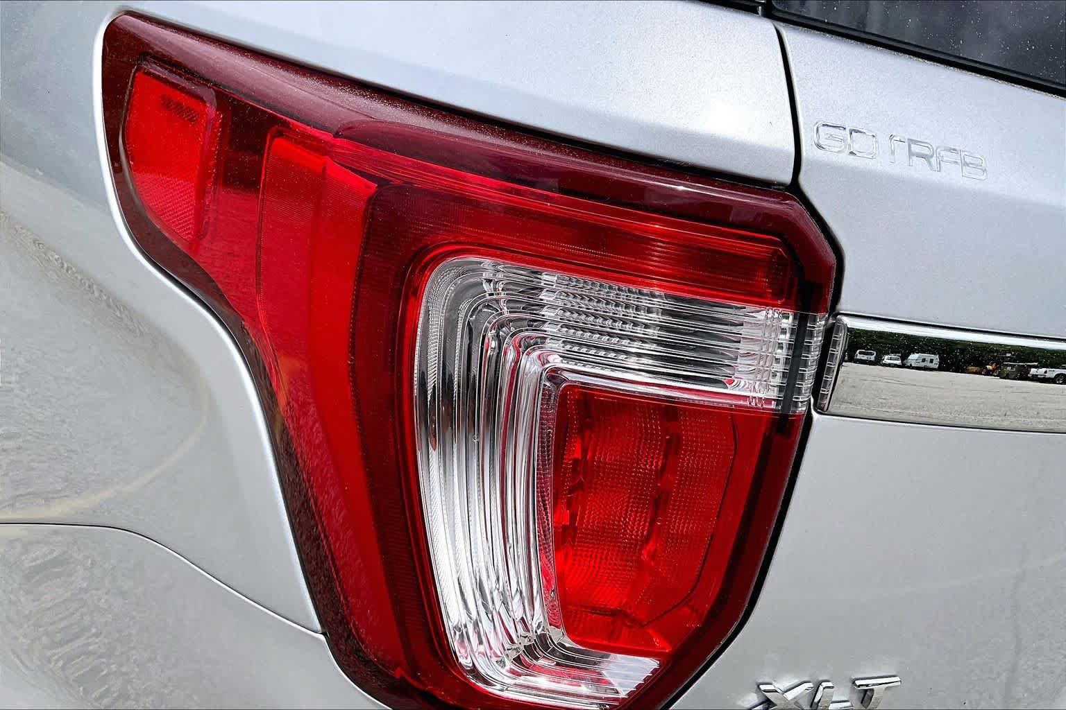 Certified 2018 Ford Explorer XLT w/ Equipment Group 201A AWD/4WD image 28
