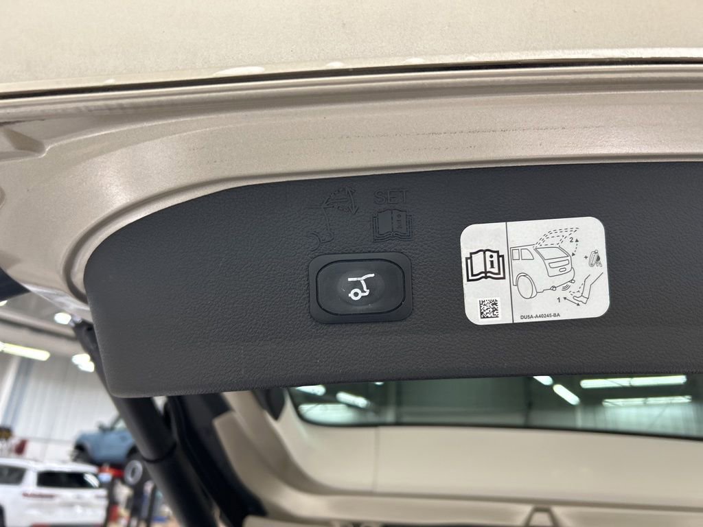 Certified 2017 Ford Escape Titanium image 30