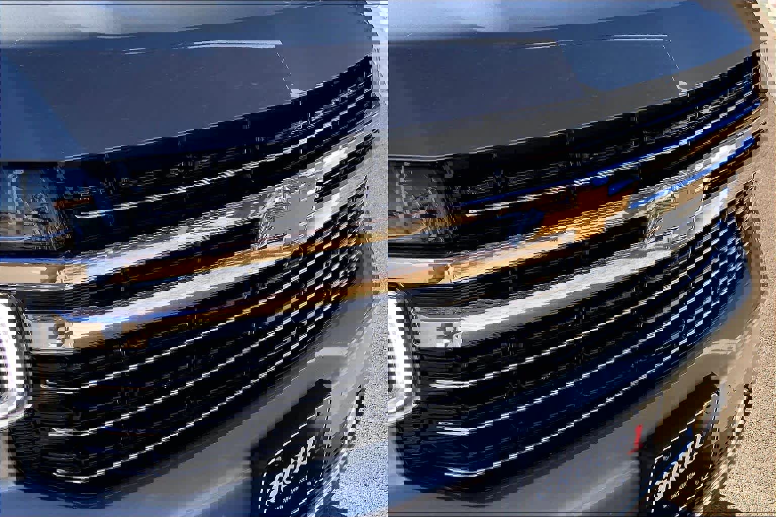 Used 2023 Chevrolet Suburban LT w/ Luxury Package image 29