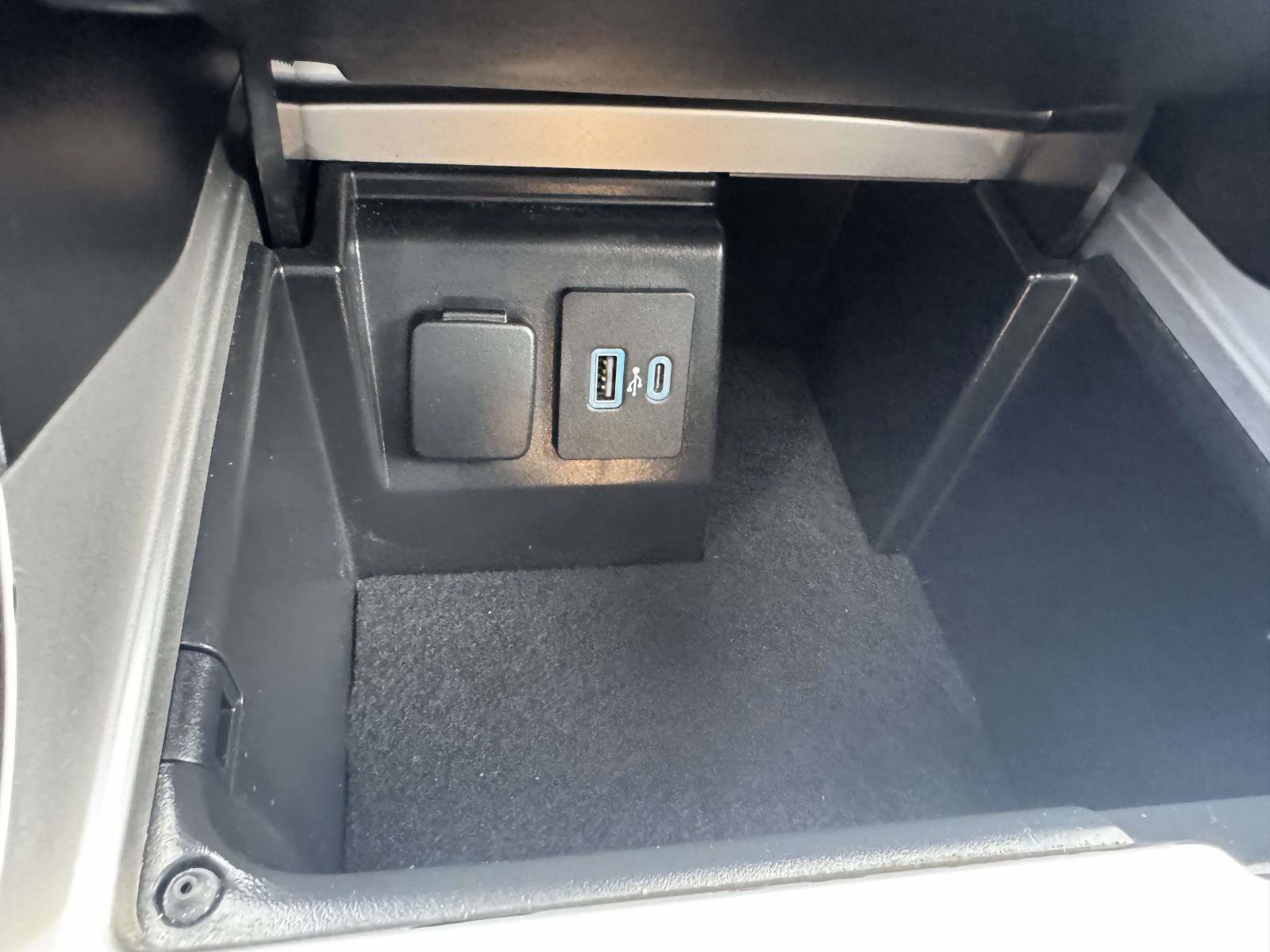 Certified 2023 Ford Explorer ST-Line w/ Class IV Trailer Tow Package image 35