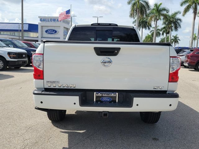 Used 2021 Nissan Titan SV w/ SV Convenience Package RWD image 5