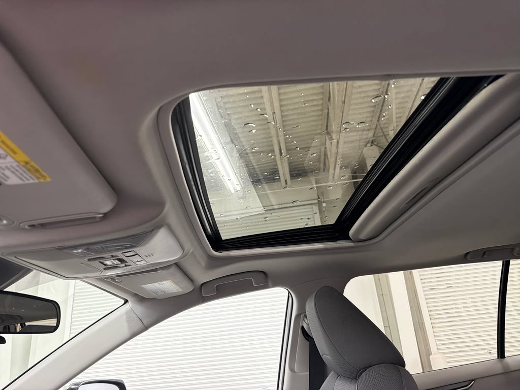 Used 2020 Toyota RAV4 XLE w/ Convenience Package FWD image 10