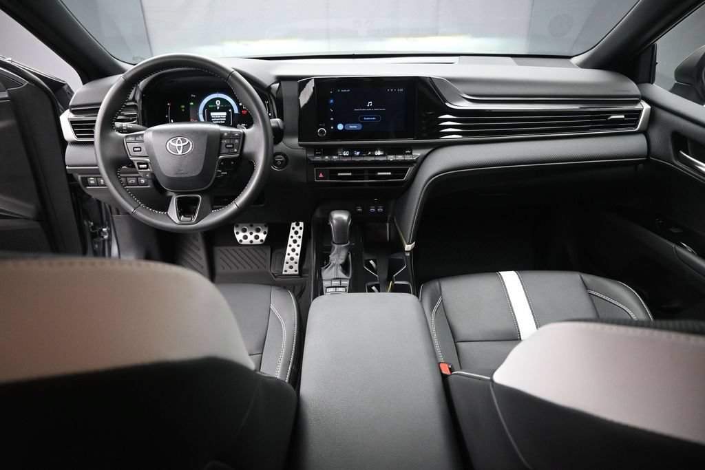 Used 2025 Toyota Camry SE FWD image 21