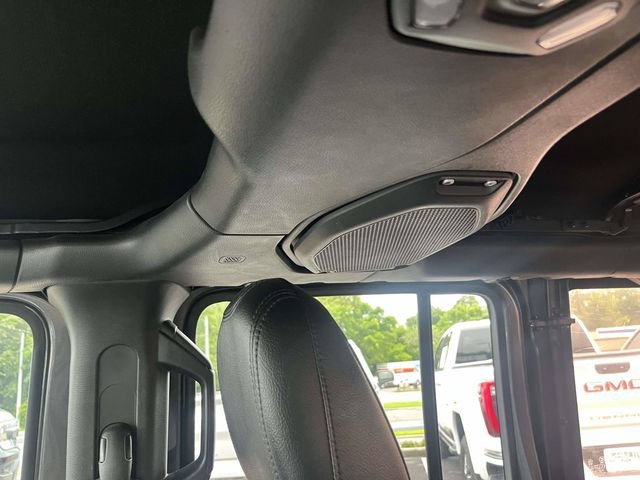 Used 2018 Jeep Wrangler Unlimited Sahara AWD/4WD image 34