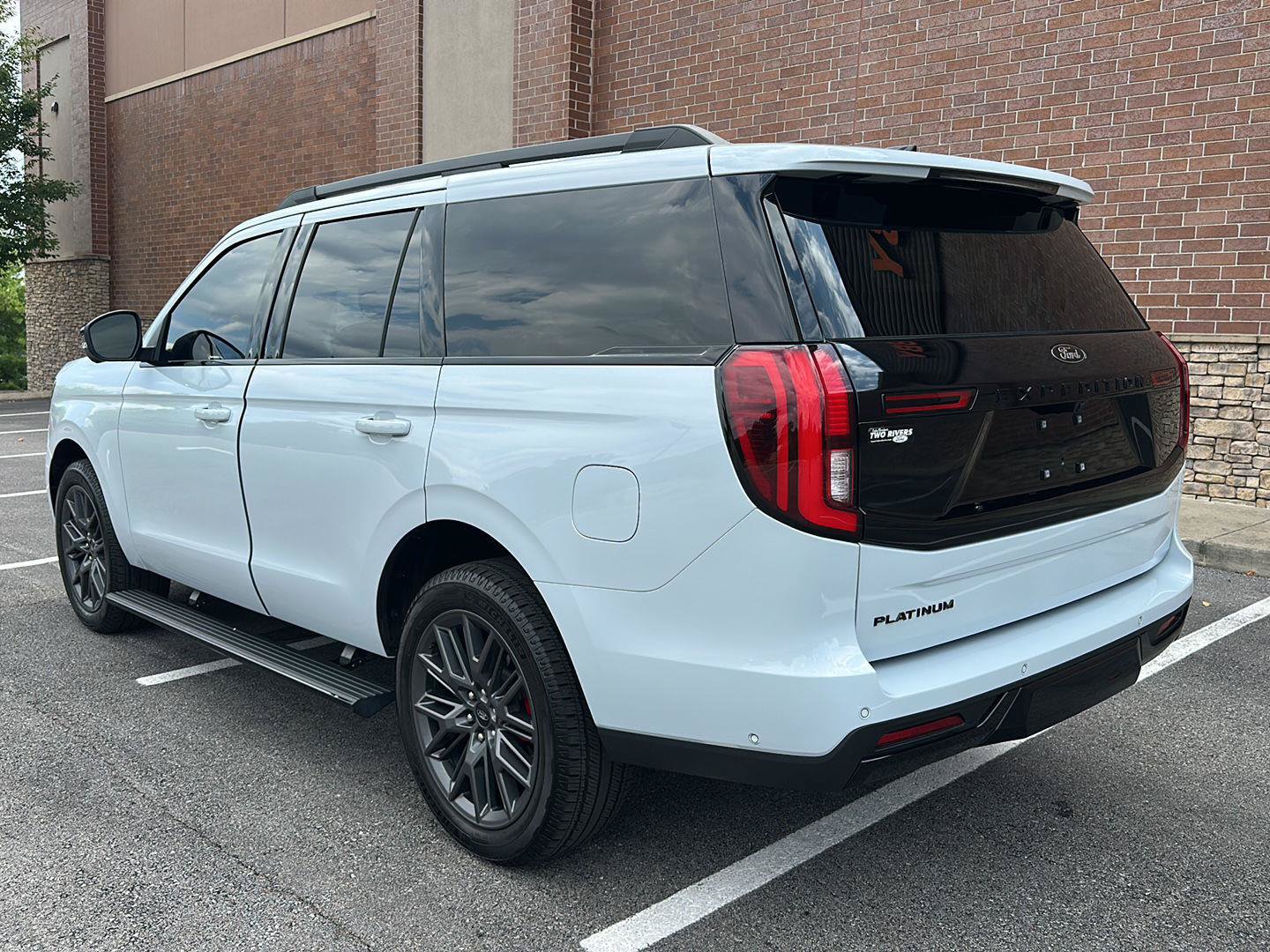 Certified 2025 Ford Expedition Platinum w/ Stealth Performance Package AWD/4WD image 3