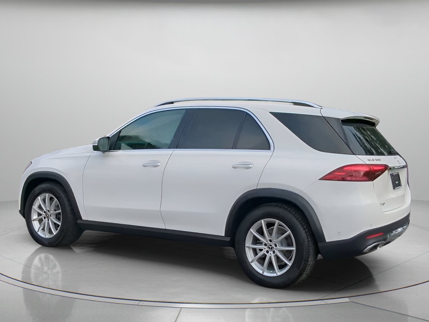 Used 2025 Mercedes-Benz GLE 350 4MATIC w/ Driver Assistance Package image 19
