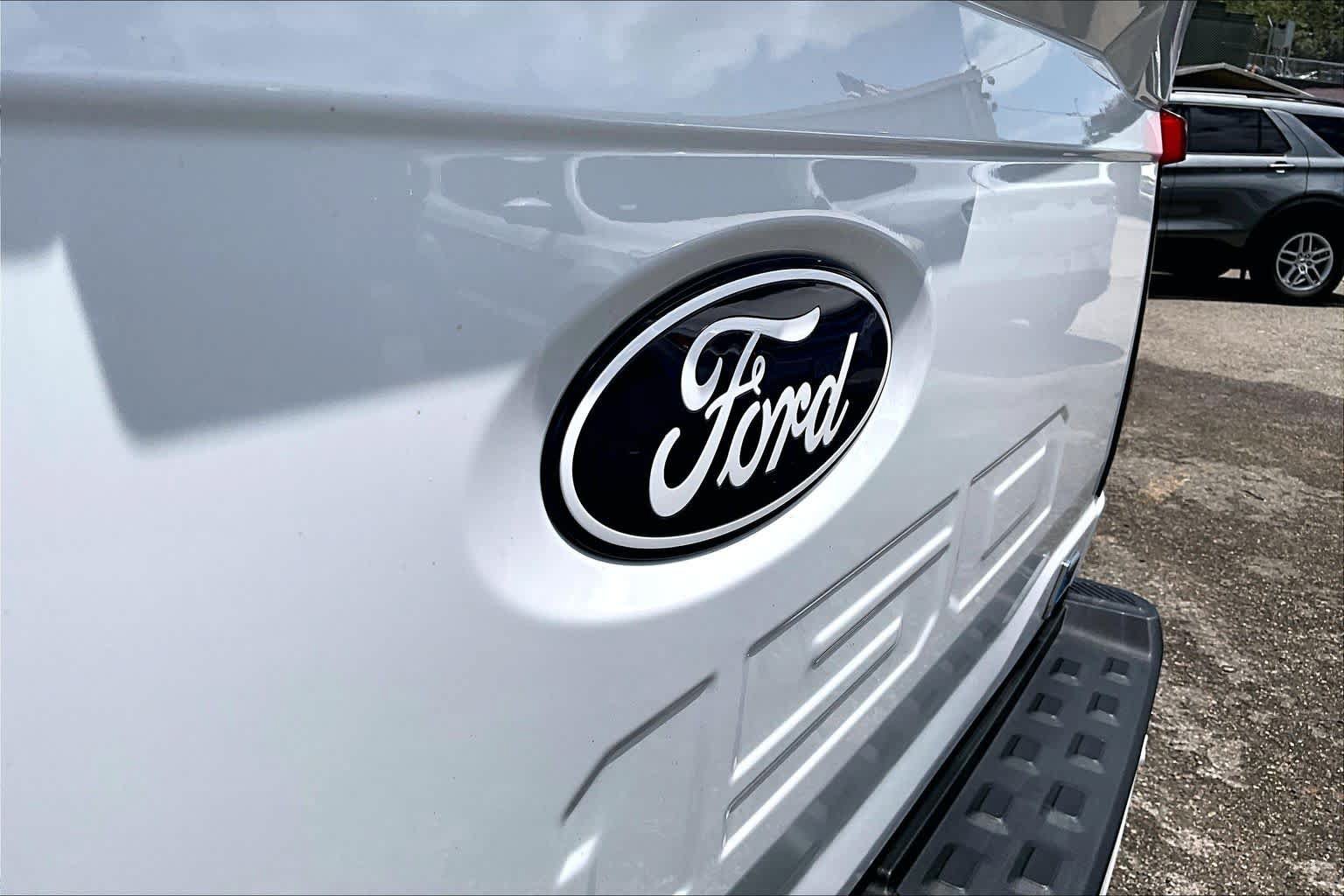 Certified 2025 Ford F150 Lightning Flash AWD/4WD image 30