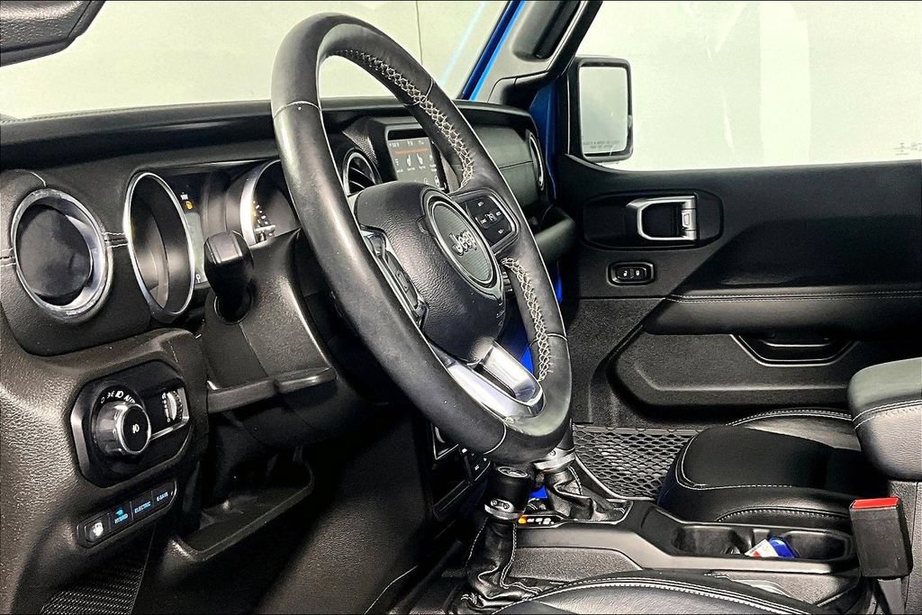 Used 2023 Jeep Wrangler Unlimited Sahara w/ Cold Weather Group AWD/4WD image 13