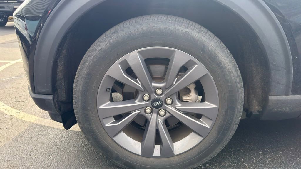 Certified 2023 Ford Explorer XLT w/ Equipment Group 202A image 8