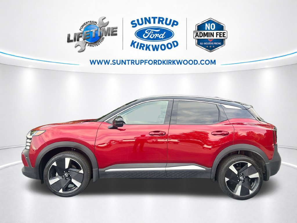 Used 2025 Nissan Kicks SR w/ SR Premium Package AWD/4WD image 2