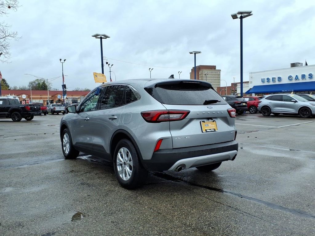 Certified 2023 Ford Escape Active AWD/4WD image 9