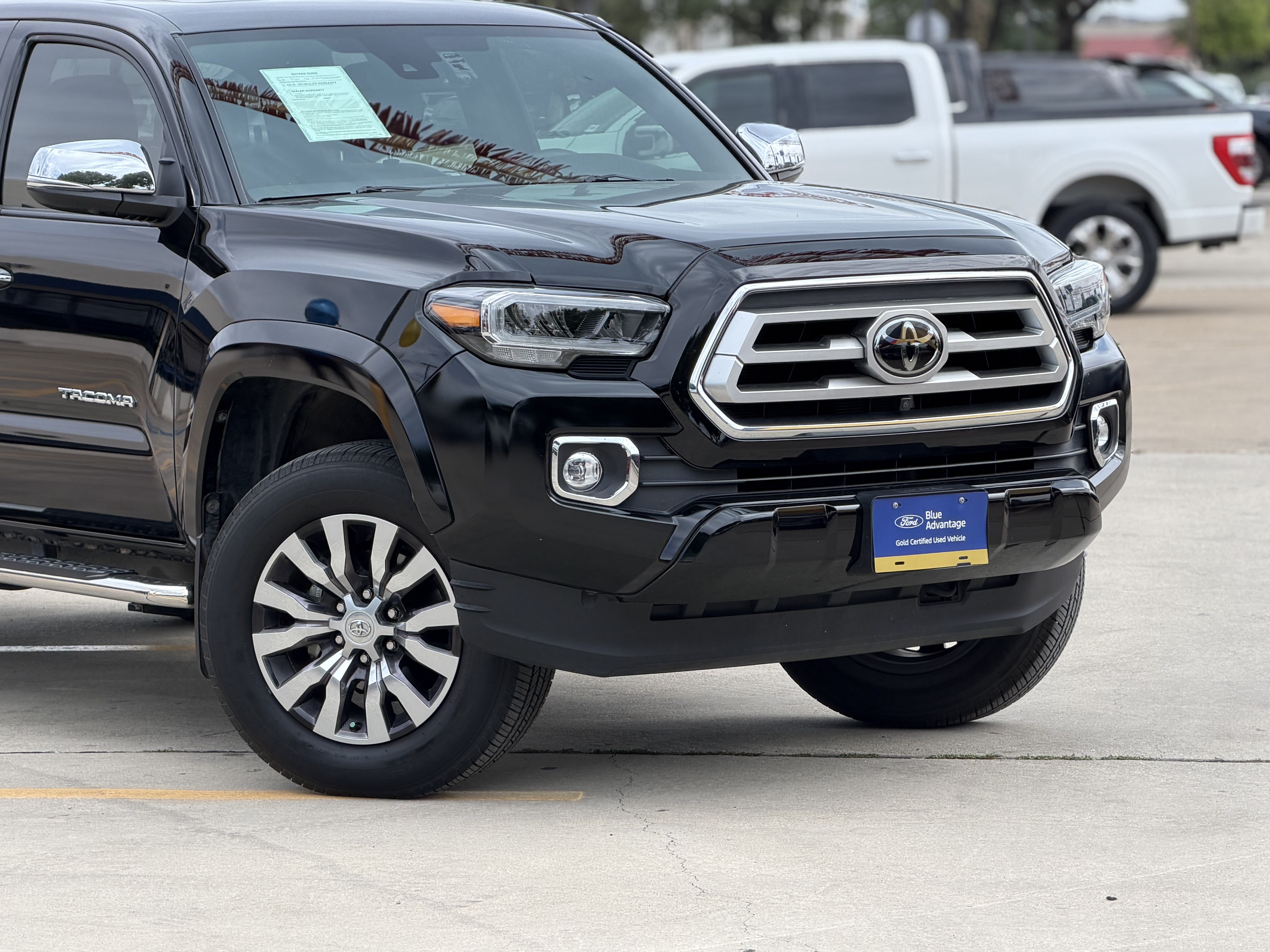 Used 2023 Toyota Tacoma Limited RWD image 2