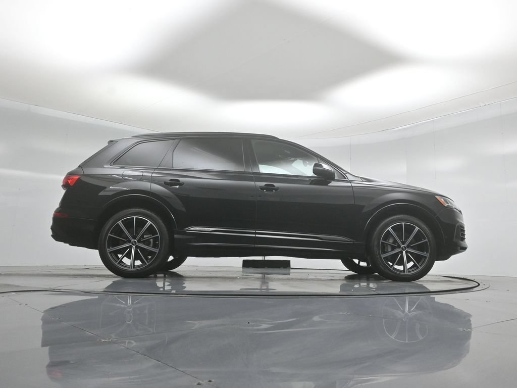 Used 2022 Audi Q7 3.0T Premium Plus w/ Premium Plus Package AWD/4WD image 48