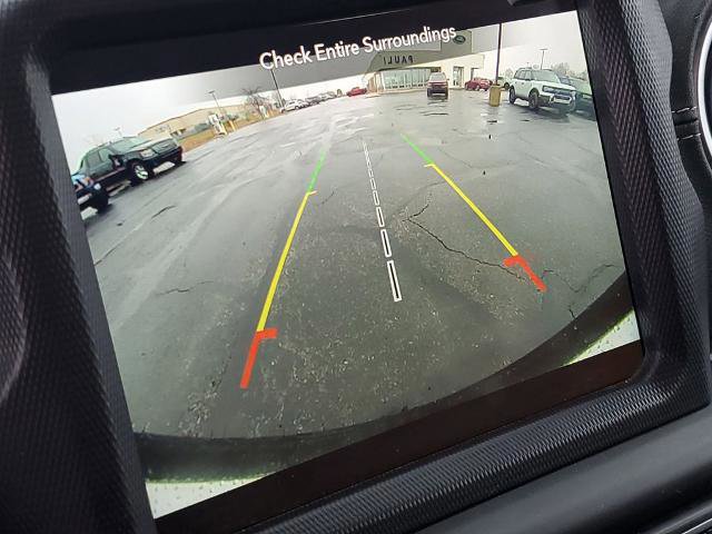 Used 2018 Jeep Wrangler Unlimited Sahara AWD/4WD image 17