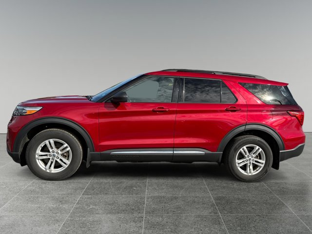 Certified 2022 Ford Explorer XLT w/ Equipment Group 202A image 2