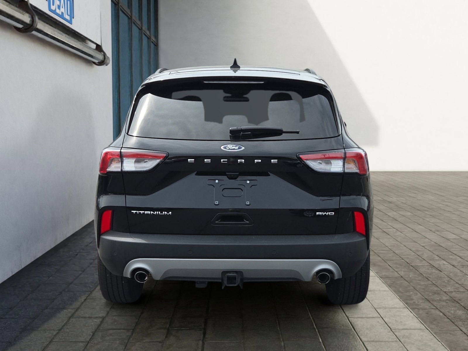 Certified 2022 Ford Escape Titanium w/ Class II Trailer Tow Package AWD/4WD image 4