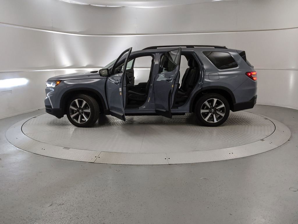 Used 2024 Honda Pilot Elite image 11
