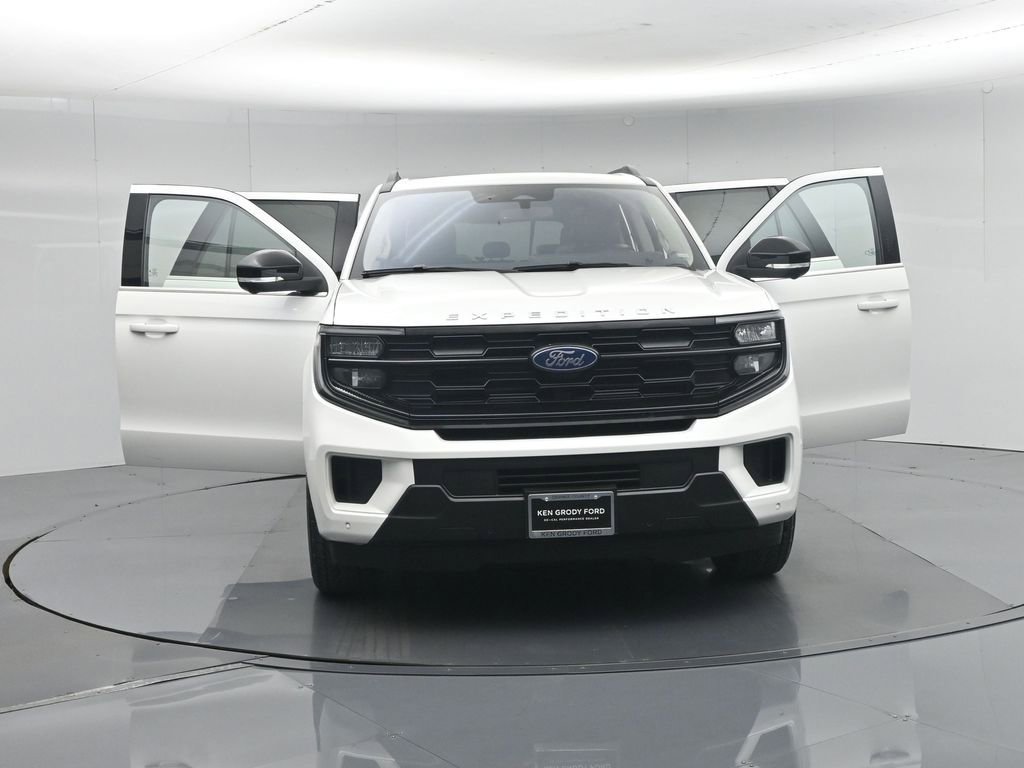 Certified 2025 Ford Expedition Active AWD/4WD image 61