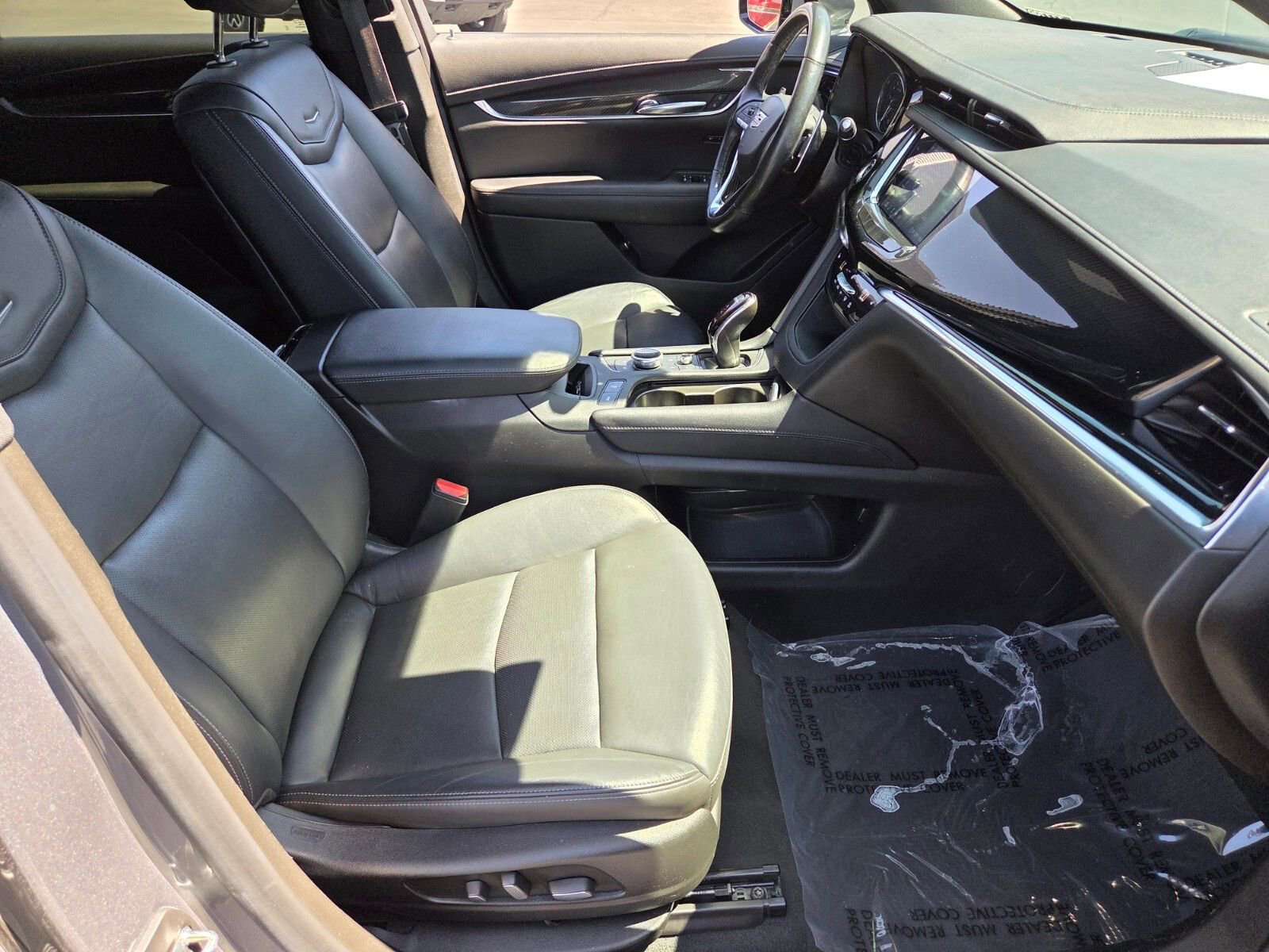 Used 2022 Cadillac XT6 Sport w/ LPO, Premium Carpet Package AWD/4WD image 17