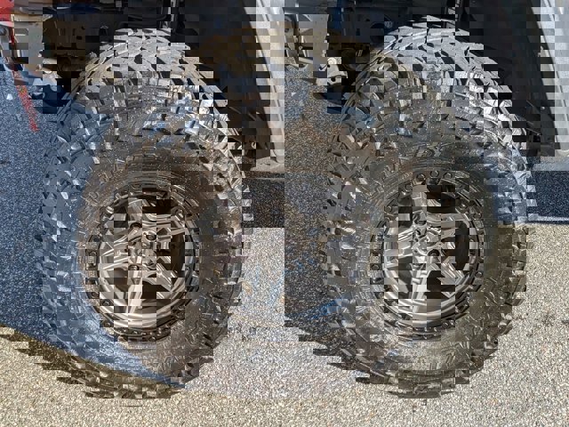 Used 2022 Jeep Gladiator Rubicon w/ Cold Weather Group image 11