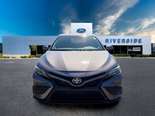 Used 2021 Toyota Camry SE FWD image 2