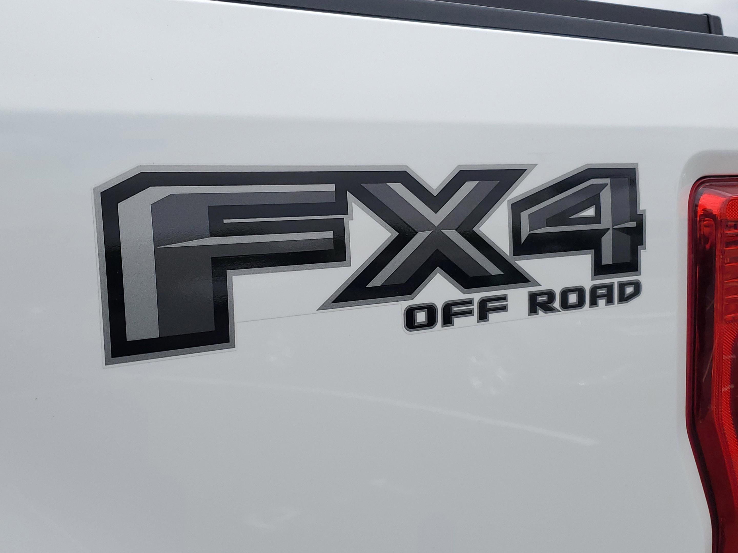 Certified 2022 Ford F350 Lariat w/ Black Appearance Package AWD/4WD image 34