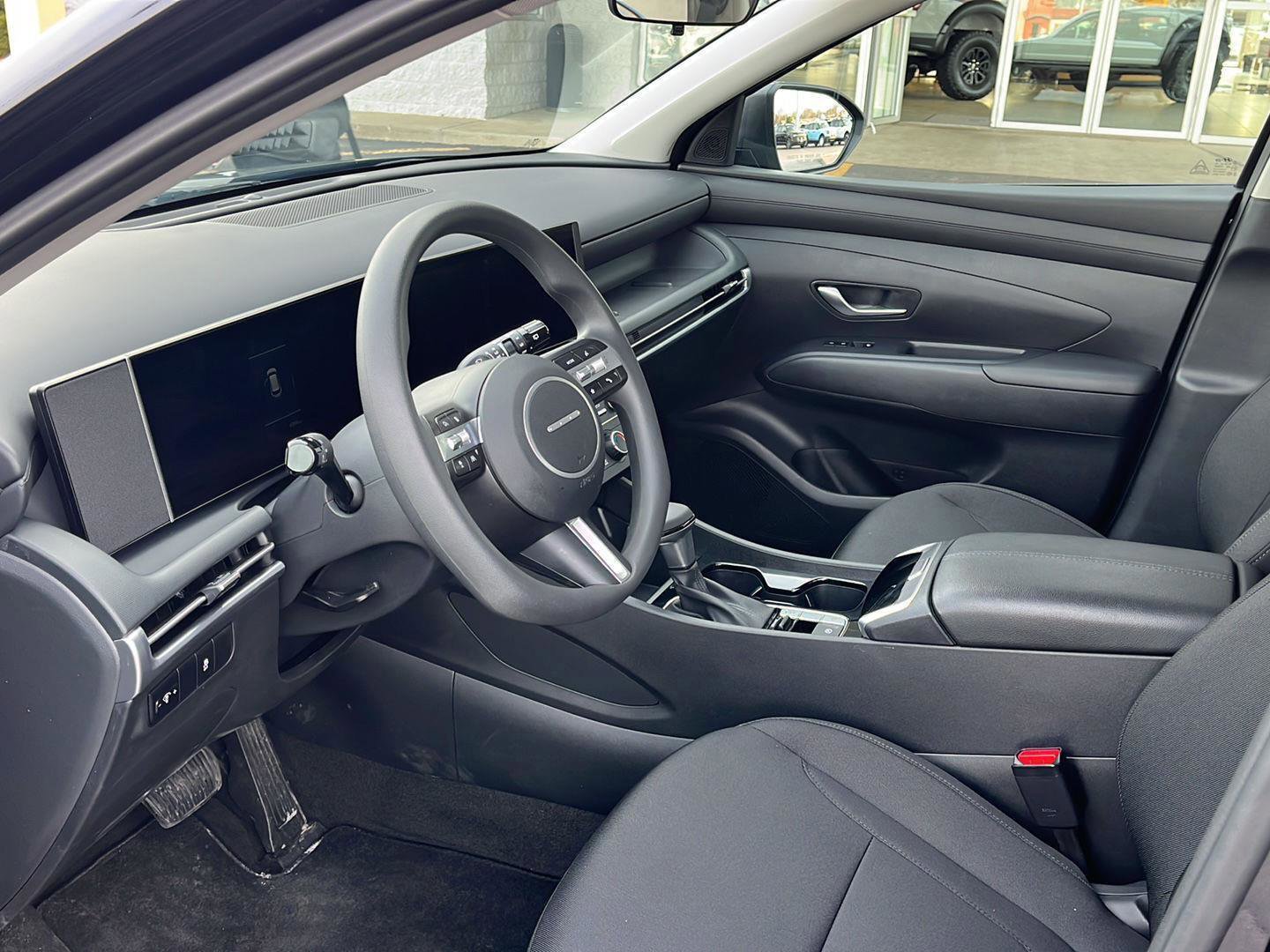 Used 2025 Hyundai Tucson SE AWD/4WD image 9