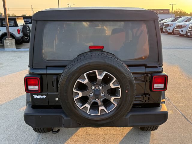 Used 2018 Jeep Wrangler Sport AWD/4WD image 6