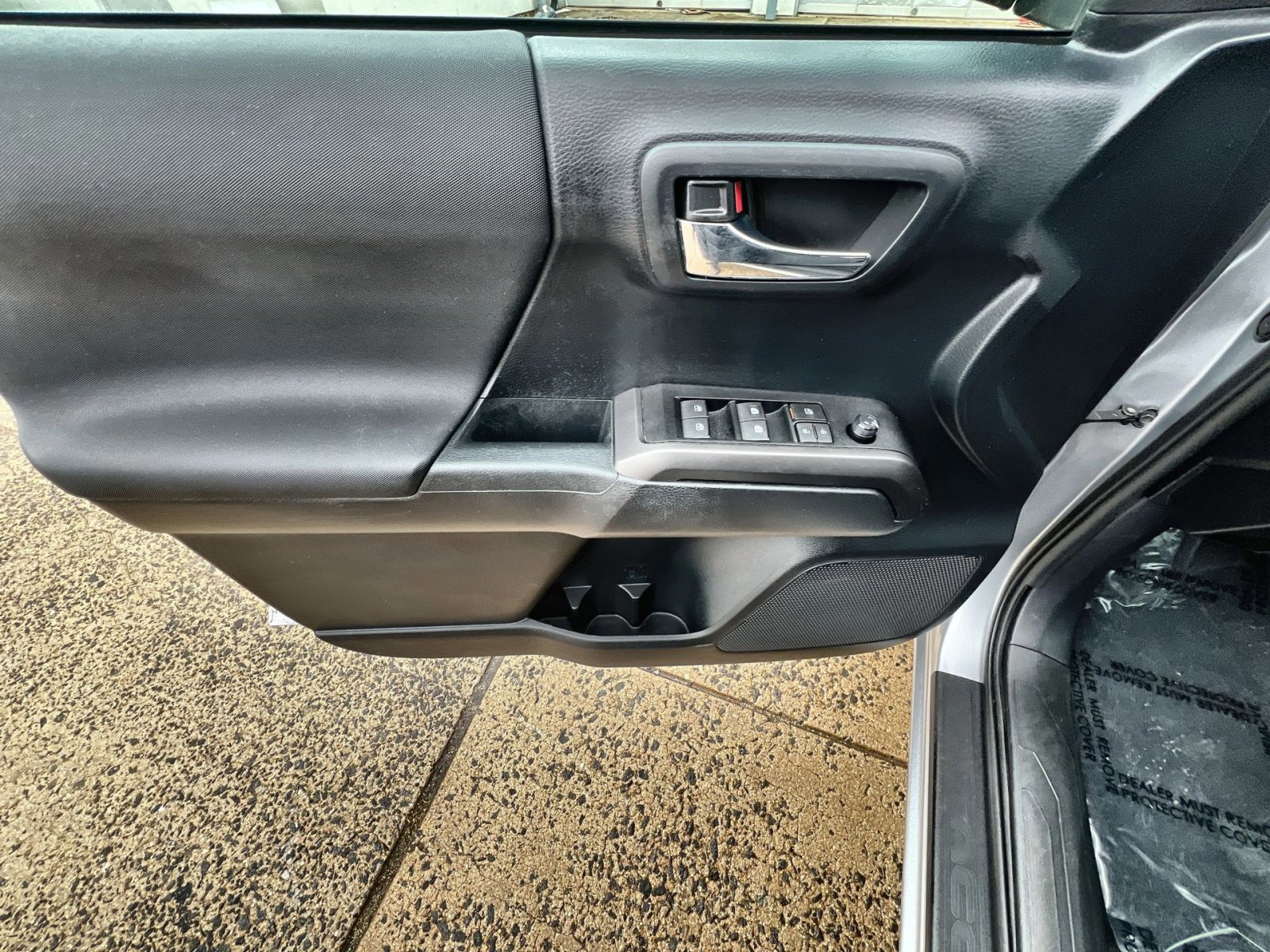 Used 2019 Toyota Tacoma TRD Off-Road image 15