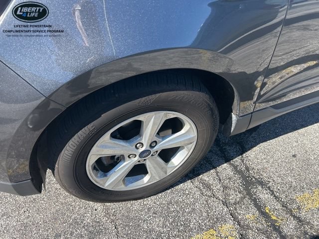 Certified 2020 Ford Edge SE FWD image 3