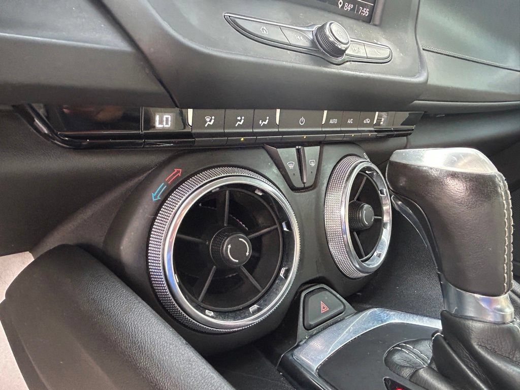 Used 2022 Chevrolet Camaro LT RWD image 33