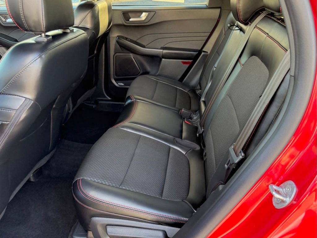 Certified 2025 Ford Escape ST-Line w/ Equipment Group 301A image 30