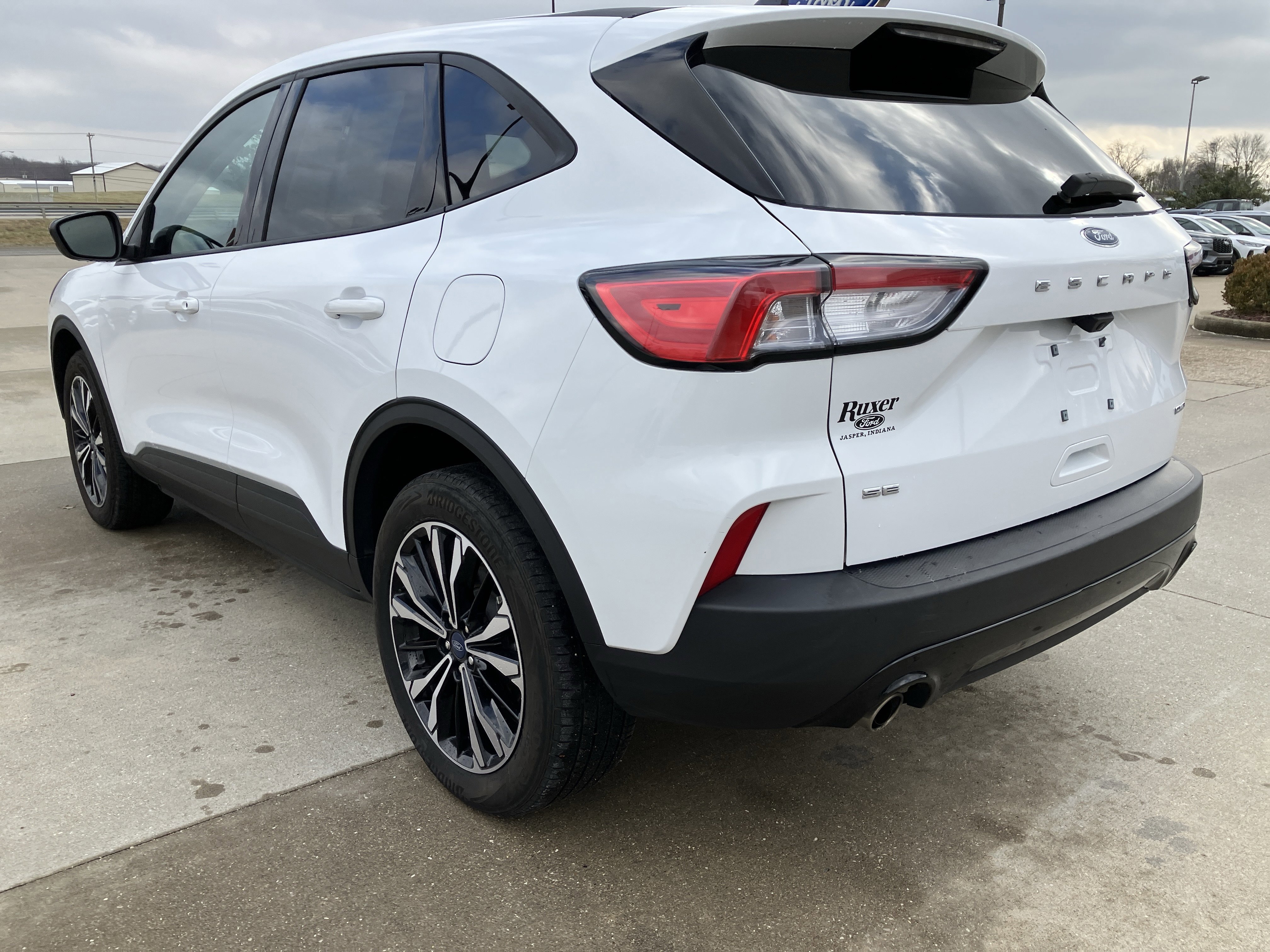 Certified 2022 Ford Escape SE w/ SE Sport Appearance Package image 3