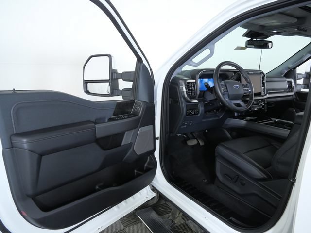 Certified 2025 Ford F350 Lariat w/ Lariat Ultimate Package AWD/4WD image 16