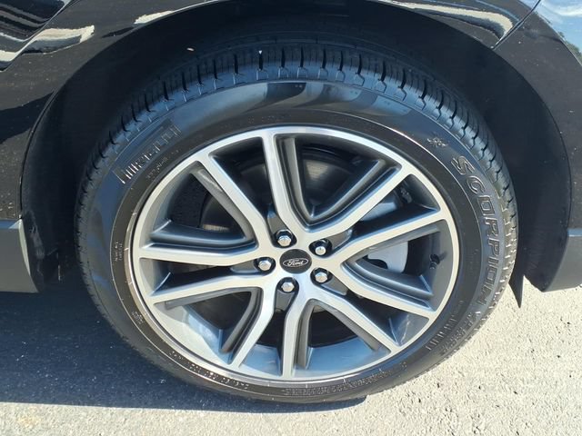 Certified 2023 Ford Edge Titanium w/ Class II Trailer Tow Package AWD/4WD image 7