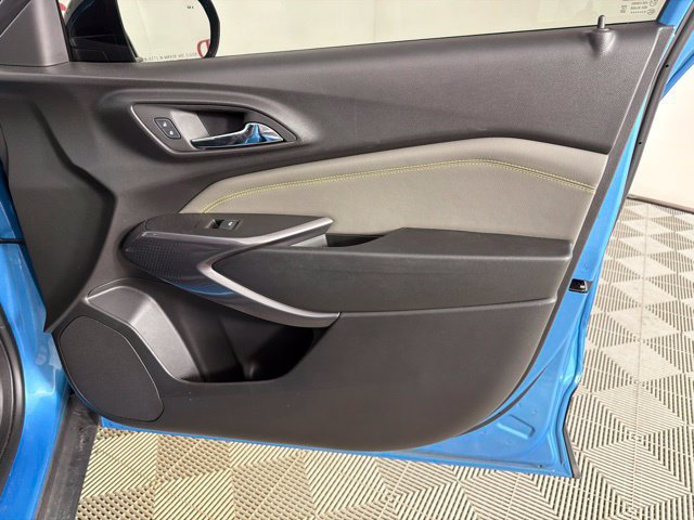 Used 2025 Chevrolet Trax ACTIV w/ Sunroof Package FWD image 29