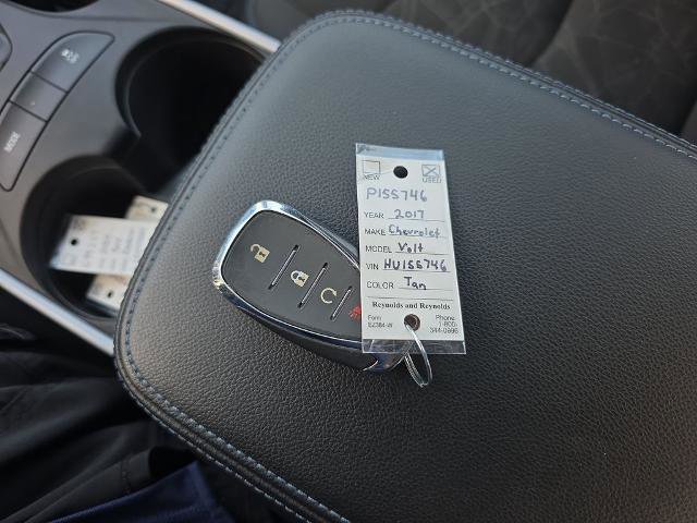 Used 2017 Chevrolet Volt LT w/ Comfort Package image 39