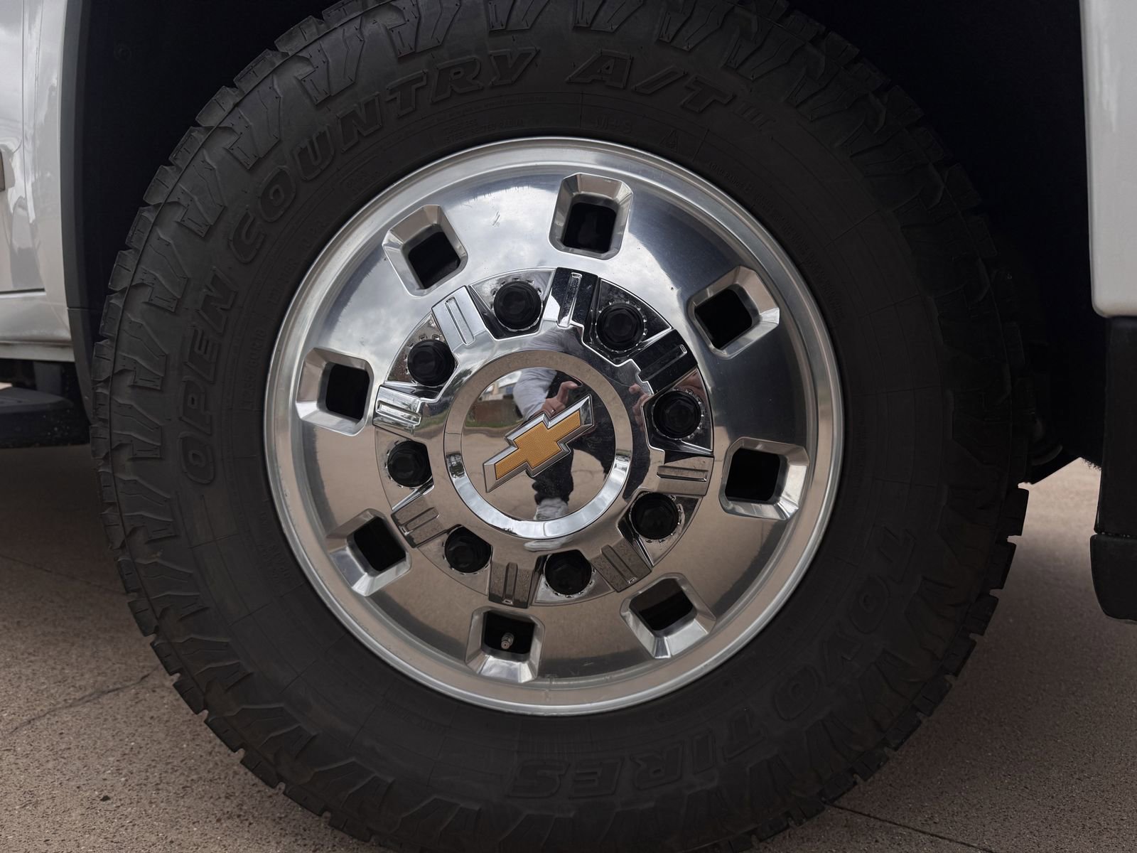 Used 2024 Chevrolet Silverado 3500 High Country w/ Technology Package image 10