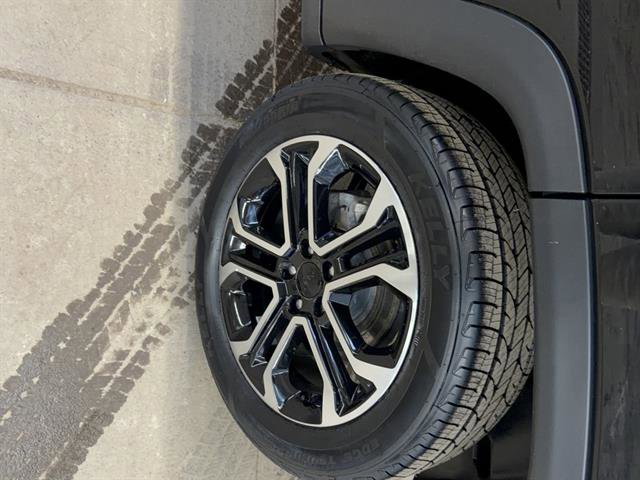 Used 2022 Jeep Compass Limited image 13