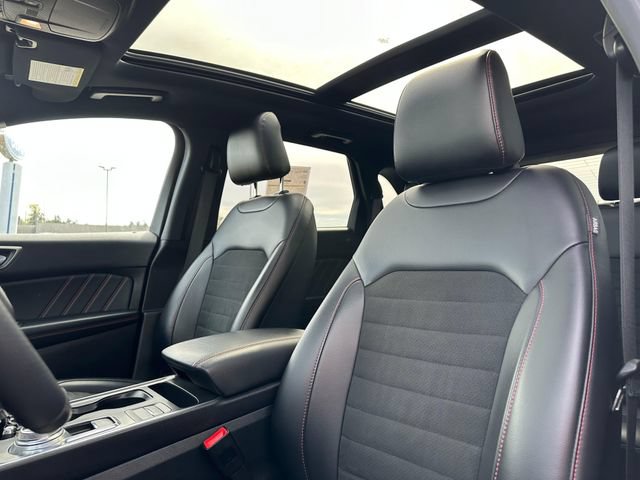 Certified 2024 Ford Edge ST-Line AWD/4WD image 10