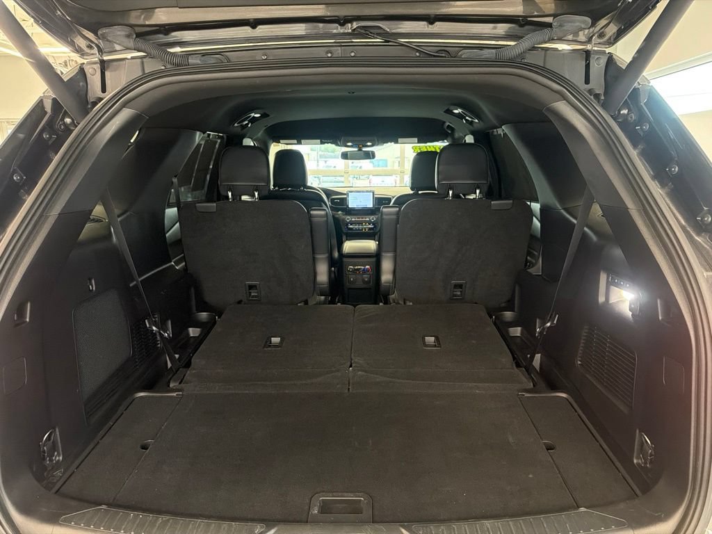 Certified 2020 Ford Explorer Limited w/ Hybrid Equipment Group 310A AWD/4WD image 31
