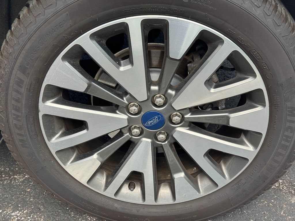 Certified 2020 Ford Escape Titanium AWD/4WD image 26
