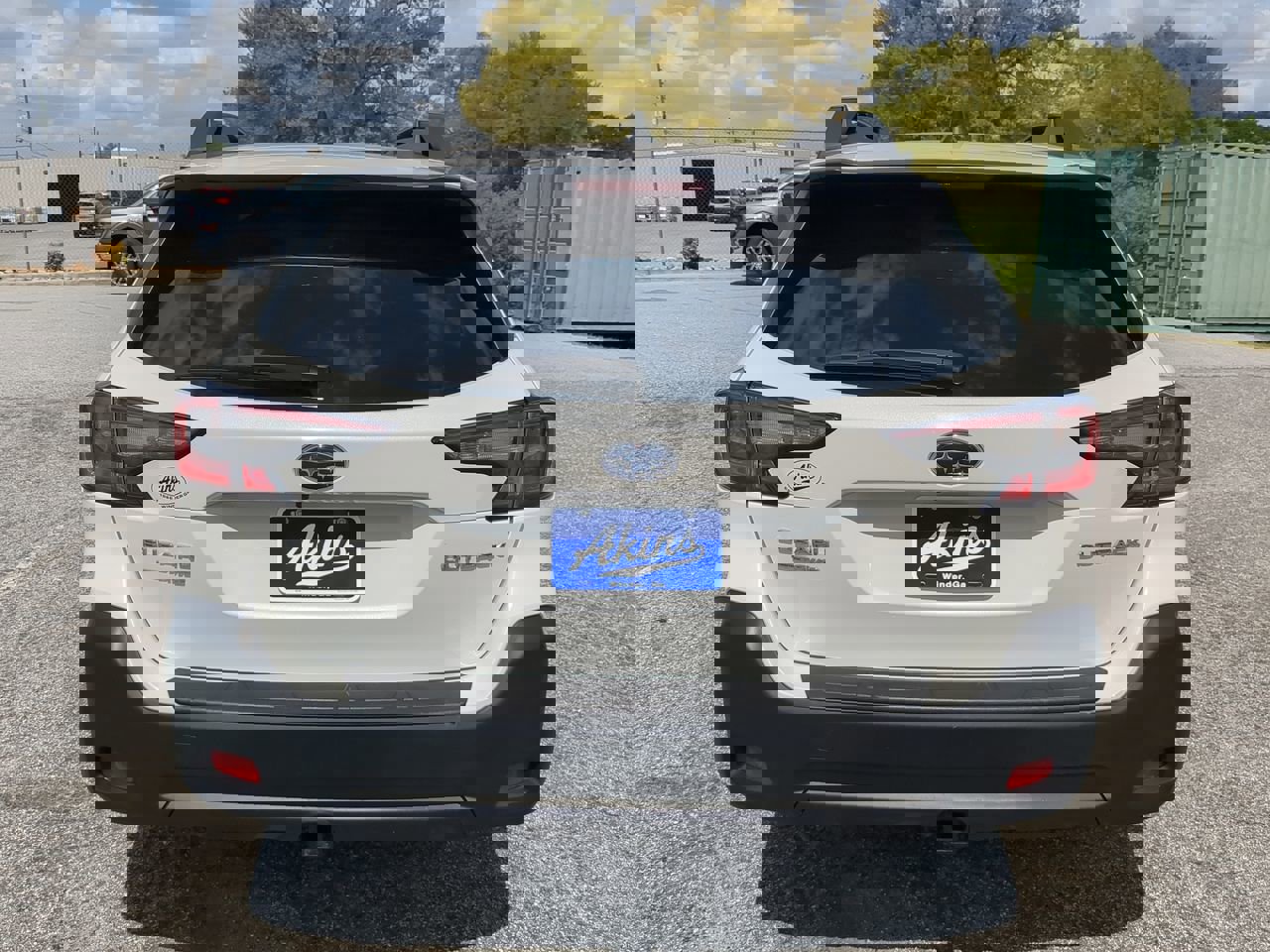 Used 2024 Subaru Outback Premium AWD/4WD image 3