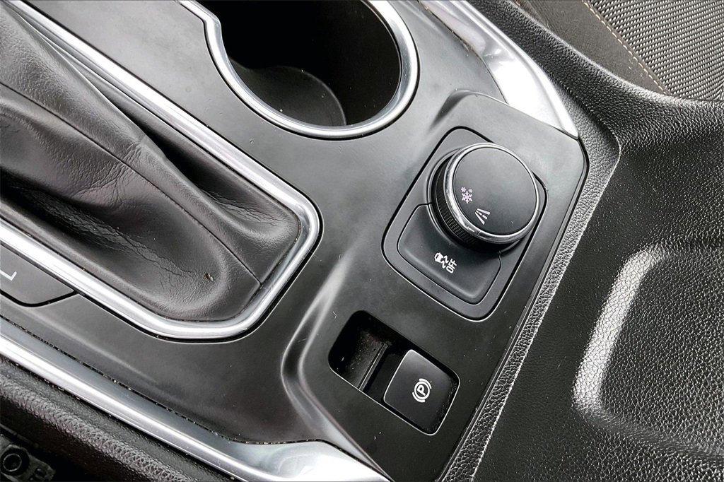 Used 2021 Chevrolet Traverse LT image 18