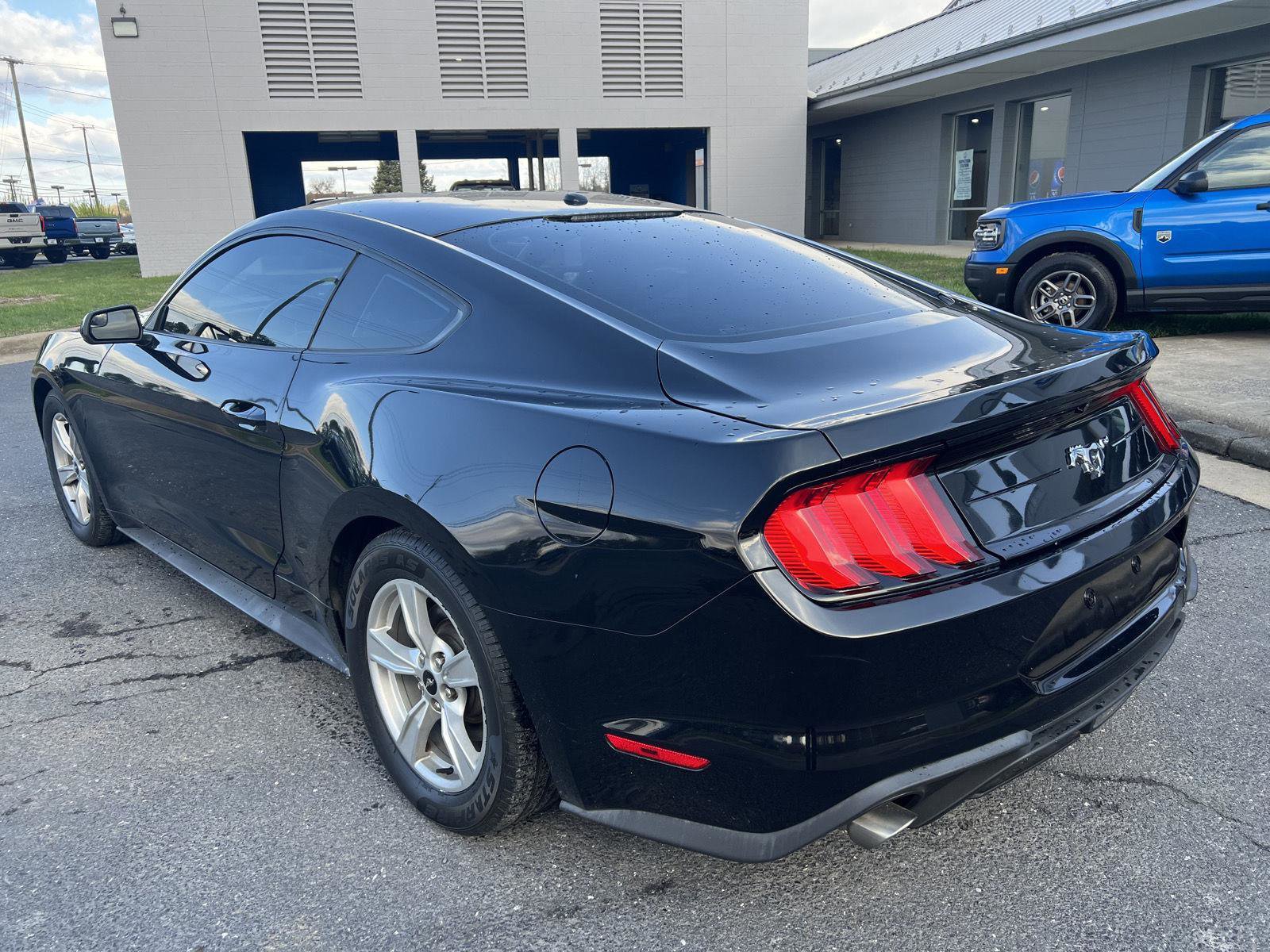 Certified 2020 Ford Mustang Coupe image 3
