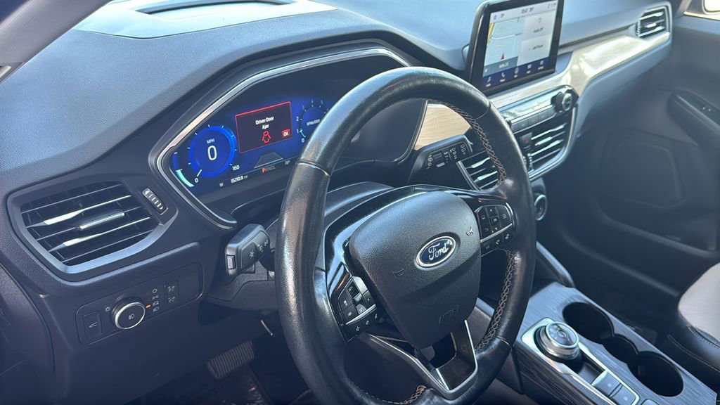 Certified 2022 Ford Escape Titanium w/ Titanium Elite Package image 21